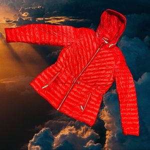 ❌Sold❌ Michael kors packable hoodie, feather